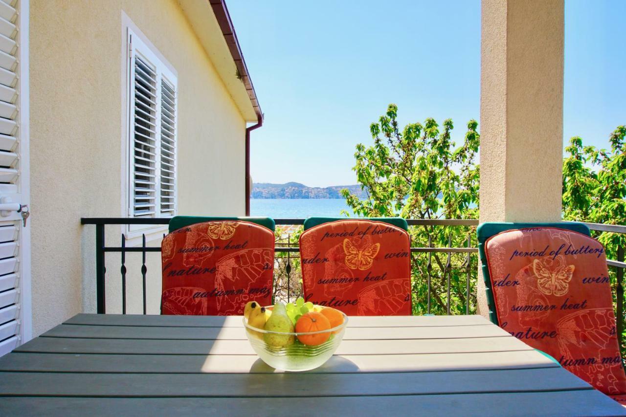 Apartments Burano Трогир Екстериор снимка