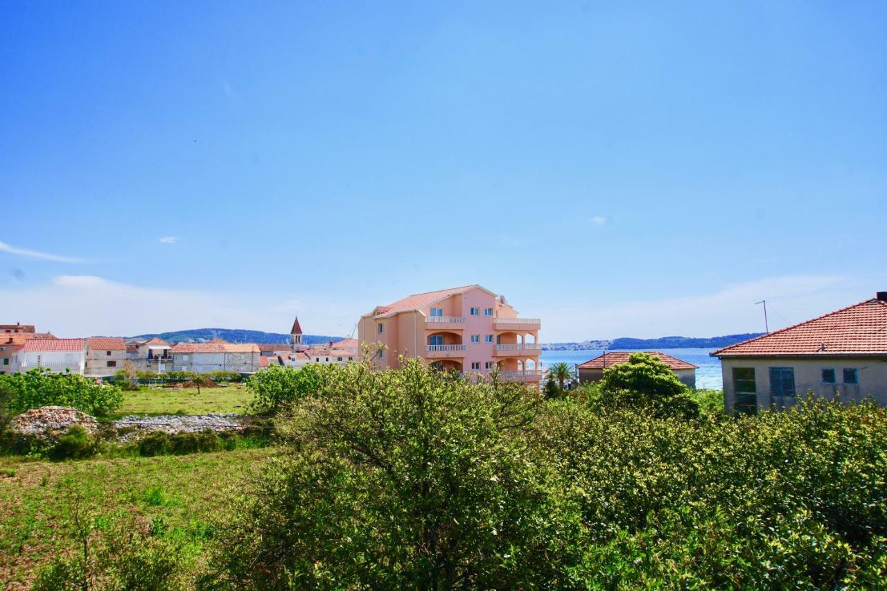 Apartments Burano Трогир Екстериор снимка