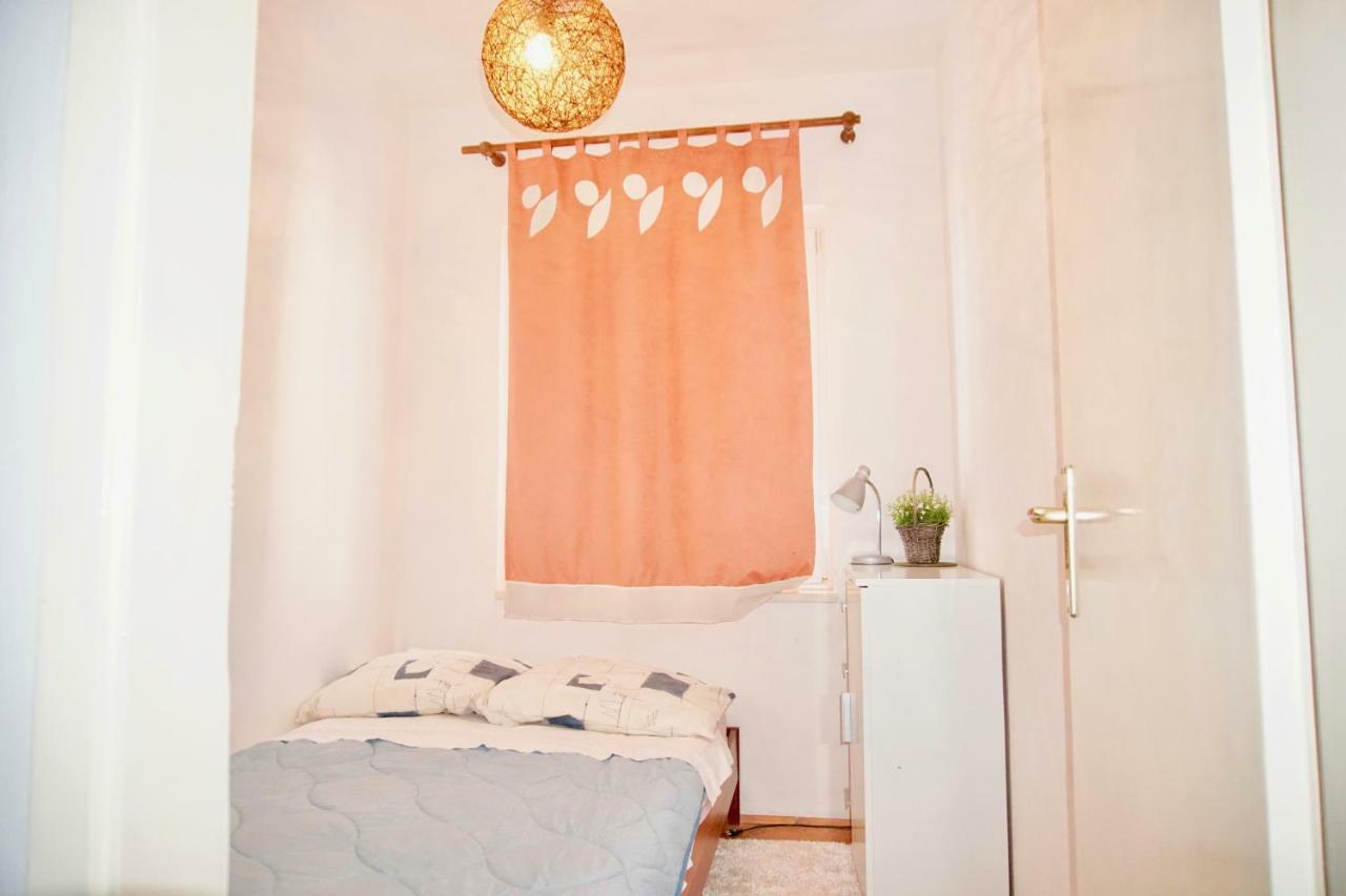 Apartments Burano Трогир Екстериор снимка