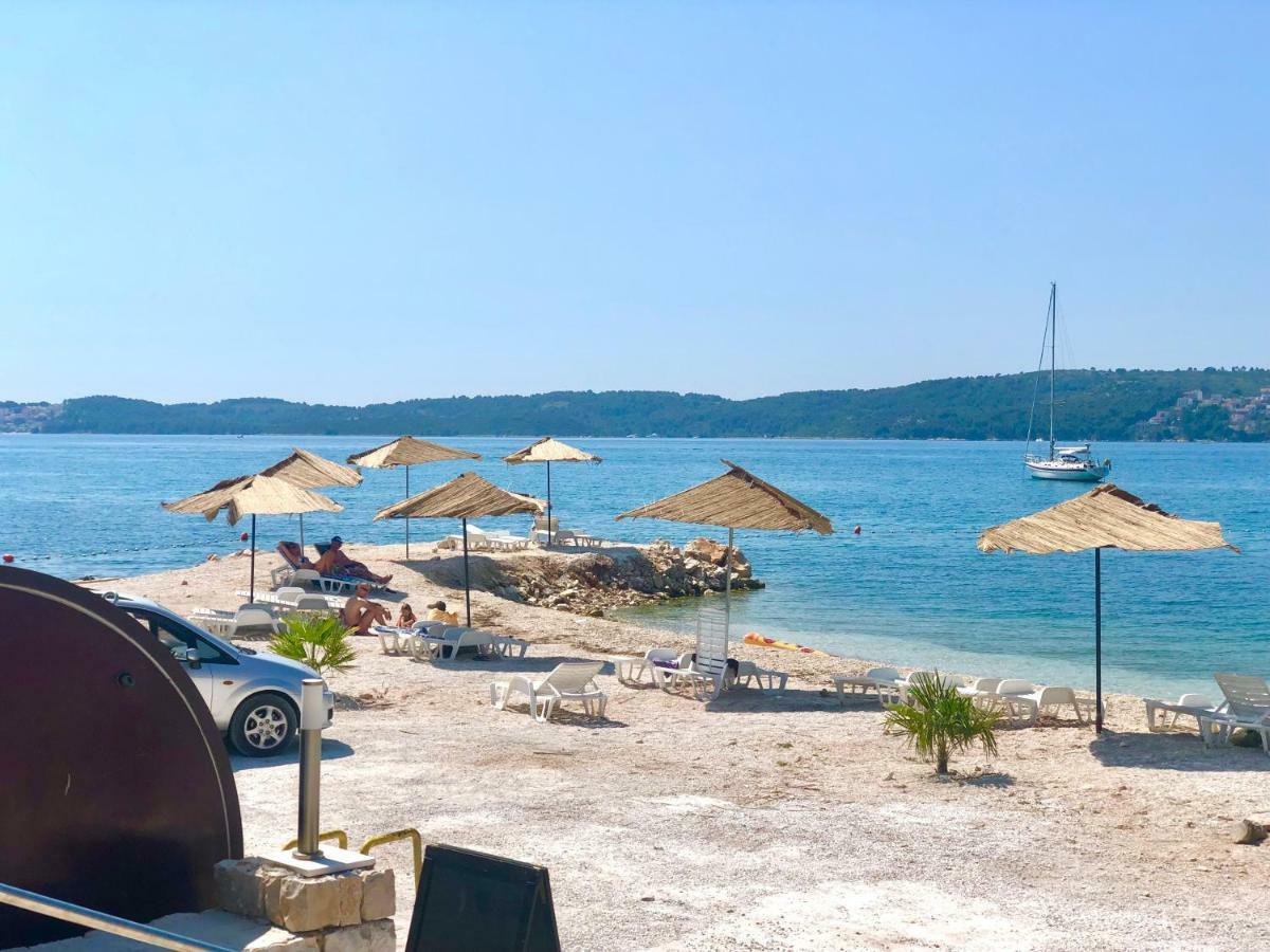 Apartments Burano Трогир Екстериор снимка